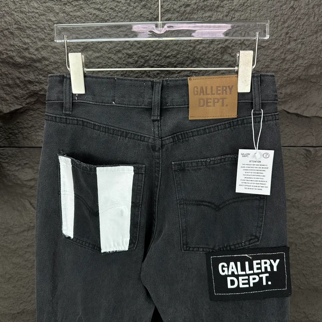 P260 GALLERY DEPT. 2024 new heavy-duty ripped embroidered couple's style washed jeans 🔥High version🔥High version🔥Top ceiling quality Styles with different washed textures are very friendly to people with thin legs and thick legs. The straight version is very flattering to the leg shape. Moderate length that never goes out of style, easy to match with casually, basic styling for various styles, a must-have in the wardrobe! The fabric is stiff but also makes the upper body soft without losing texture. The washing process is even more perfect. It is a must-have item for everyone! ! ! Washed wheat, hang tag, pants label, complete with three labels Color: washed black Size: 28, 30, 32, 34, 36 (equivalent to S-2XL)